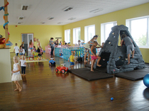 Pätu mängutuppa kogunes avamispäeval palju lapsi.   Foto: MAILIT PAJU