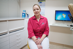 Võru PMA hambaravikliiniku juhataja dr. Aiki Isotamm tuletab meelde, et laste hambaravi on kuni 19. eluaastani tasuta, ja kutsub kõiki lapsi hambakontrolli.	   Foto: Võrumaa Teataja