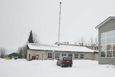 Pildil Väimela katlamaja veebruaris, mil kütte hind hakkas hüppeliselt kerkima. Alates 12. aprillist kehtib Väimelas tarbijatele kütte piirhind koos käibemaksuga 93,3 eurot megavatt-tunni eest.  Foto: INNO TÄHISMAA
