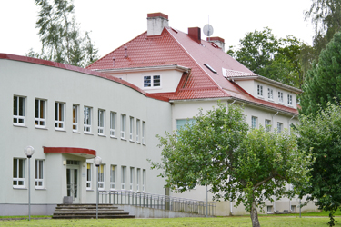 2002. aastal renoveeritud Kääpa põhikool läheb uuele õppeaastale julgelt vastu – kogu õpetajate kaader on juba mitu aastat olemas.	 Foto: PILLE IVASK