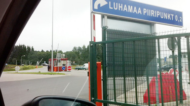 Luhamaa piiripunktis on Eesti toll kehtestanud piiriületajatele karmimad nõuded kui mõnikümmend kilomeetrit eemal Koidulas.  Foto: Võrumaa Teataja