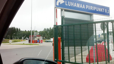 Luhamaa piiripunktis on Eesti toll kehtestanud piiriületajatele karmimad nõuded kui mõnikümmend kilomeetrit eemal Koidulas.  Foto: INNO TÄHISMAA