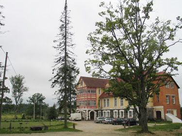 Pikajärve mõisahoone, mida tuntakse nüüd ka Cantervilla lossi hotellina. 	Foto: MAARJA ROON