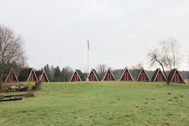 Kirikumäe matkamajale on lisaks kümme neljakohalist kämpingumajakest, kus saab ööbida maist kuni septembrini. Foto: BIRGIT PETTAI