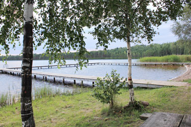Kirikumäe matkamaja magnetiks on vahetus läheduses asuv Kirikumäe järv. Lisateenusega on võimalik ka paati laenutada.  Fotod: BIRGIT PETTAI