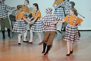 Pärliine märtsikuu keskel Võru Kandles piirkonnavoorus esinemas. Foto: ERAKOGU