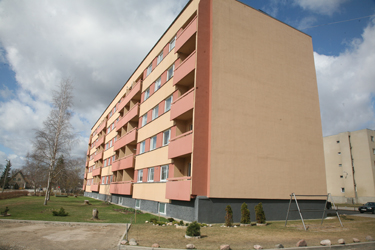 Kortermaja Võrus aadressil Luha 13, mis saab tõenäoliselt esimesena seinale Navitrolla maalitud pildi. Foto: INNO TÄHISMAA