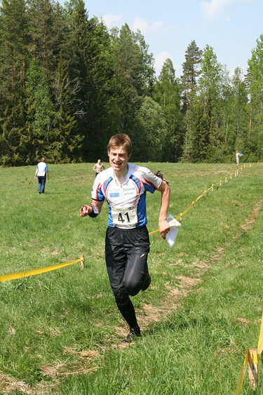 Haanja orienteerumisvõistlustel kiireim meesjooksja Timo Sild finišikoridoris. Foto: Mihkel Järveoja