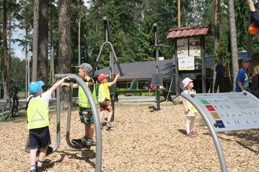 Lapsed olid esimestena atraktsioone proovimas. Foto: MAARJA ROON