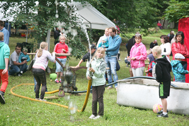 Pildil on voolikust tulev veejuga. Foto: INNO TÄHISMAA