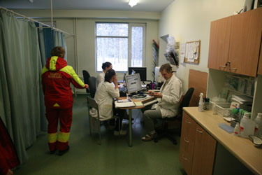 Meegomäel asuva Lõuna-Eesti haigla erakorralise meditsiini osakond, mis saab pärast Euroopa ravidirektiivi jõustumist lihtsama võimaluse teenindada teiste liikmeriikide patsiente. Foto: Võrumaa Teataja