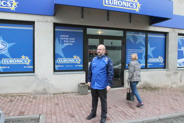 Võru Polari juht Vello Vijard kannab nüüd Euronicsi embleemiga pintsakut. Foto: INNO TÄHISMAA