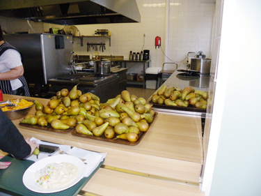 Isuäratavad pirnikuhilad,  mis ootavad lapsi sööma. Foto: KADRI NAGEL