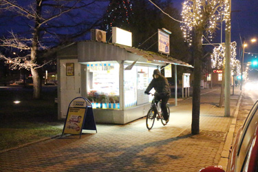 Vana tüüpi luugikiosk Võru kesklinnas Vabaduse pargi ääres. Foto: INNO TÄHISMAA