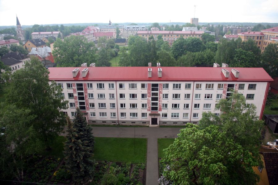 Elumaja Võrus Kreutzwaldi 17, kus elas väike Emily koos emaga paar aastat tagasi enne saatuslikku Tallinna kolimist. Foto: INNO TÄHISMAA