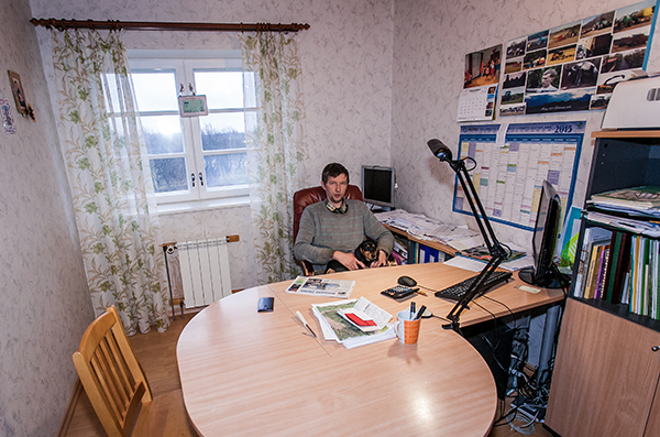 Taavi Serv oma kodukontoris.   Foto: ANDREI JAVNAŠAN
