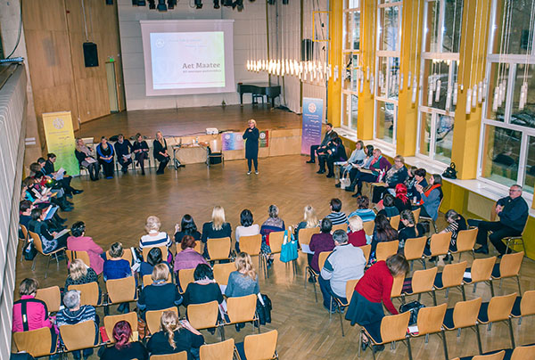 Eile pärastlõunal oli Kandles 12. noorte laulu- ja tantsupeo „Mina jään” terepäev, kus Võru- ja Põlvamaa koori- ja tantsujuhtidele esinesid Eesti Laulu- ja Tantsupeo sihtasutusest peokorraldajad ja kunstiline toimkond.  Foto: ANDREI JAVNAŠAN