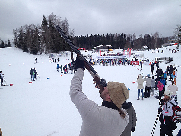 rolla küla mees, rohkem kui kümneaastase jahimehestaažiga Janek Säde andis oma silekaheraudsest stardi. 