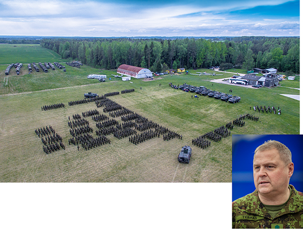 Kevadtorm 2016 lõpurivistus Ridali lennuväljal neljapäeva ennelõunal. Võrumaal toimub sellel suvel veel teinegi suursündmus, 23. juunil kaitseliidu korraldatav võidupüha paraad. Riho Terras kinnitas Võrumaa Teatajale, et kaitsejõudude jaoks on Võru maakond väga tähtis. 					                                  Fotod: FOTOSFERA / ANDREI JAVNAŠAN