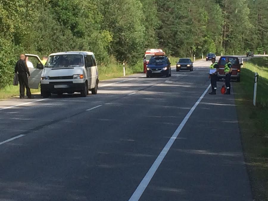 Võru-Räpina maantee kolmas kilomeeter.  Fotod: POLITSEI