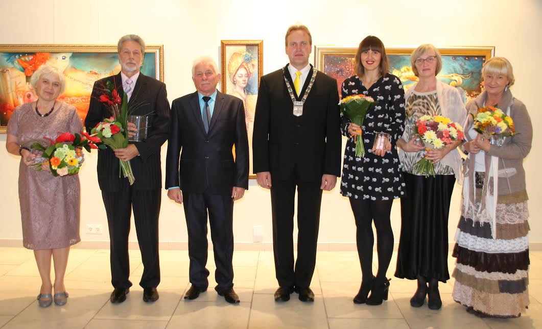 Vasakult Kaja Kenk, Aksel Saal, Toomas Paur, Anti Allas, Maris Kirss, Anita Punamäe, Maret Melts FOTO: Võru Linnavalitsus