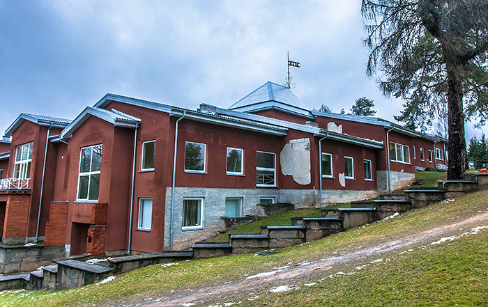 Sõmerpalu plaanides on esikohal vana vallamaja ja põhikoolihoone säilitamine ning sellele uue rakenduse leidmine. Foto: FOTOSFERA / ANDREI JAVNAŠAN