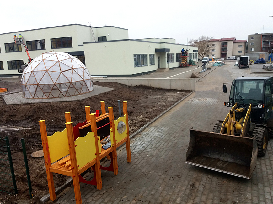 Sõlekese lasteaia ehitus lükkub järgmise lubatud tähtaja järgi veel kuu aega, lasteaed kevadel sisse ei koli. Foto: TOMI SALUVEER