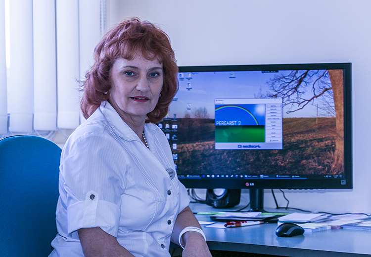 Perearst Agi Märdin lõpetas Tartu ülikooli 1983. aastal ja oli 25 aastat tagasi Eesti Perearstide Seltsi asu-tajaliige.  Foto:  ANDREI JAVNAŠAN