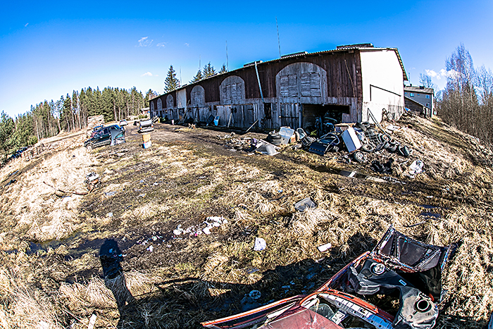 Kümmekond garaaži Krabil, millest neljas käisid vargad.  Foto: ANDREI JAVNAŠAN 