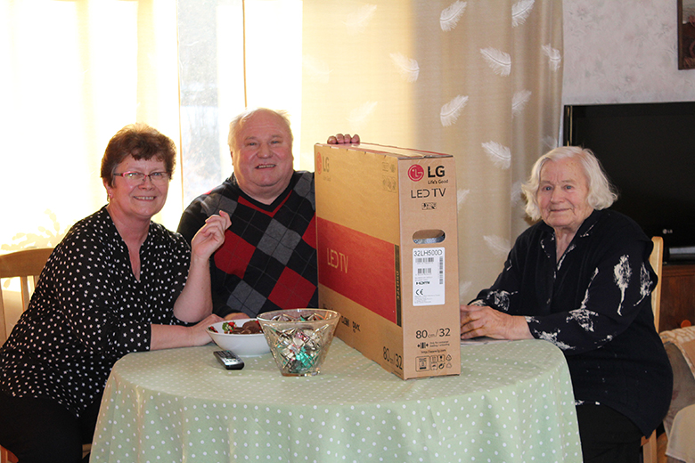 Vasakult Eve koos abikaasa Avo ja ämm Ainoga.    Fotod: AIGAR NAGEL