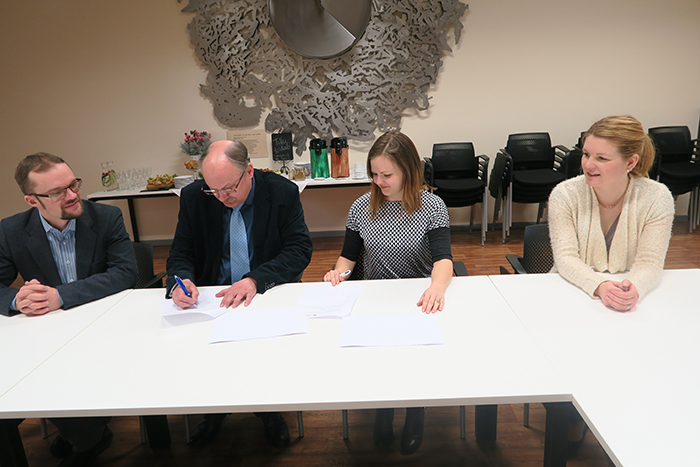 Eesti-Läti projekti allkirjastamine. 	         Foto: Hille Lillemägi