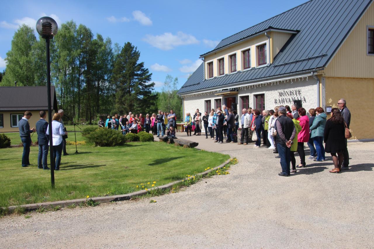 Traditsioonilisele Võru-Valga-Põlva maakonna nõupäevale kogunes tänavu Mõniste rahvamajas 130 inimest. ASi Antsla Inno juht Ari Lustila käsitles koosviibimisel teemat, millised on ettevõtete tegelikud ootused kohalikele omavalitsustele. Fotod: GREGOR SALUVEER