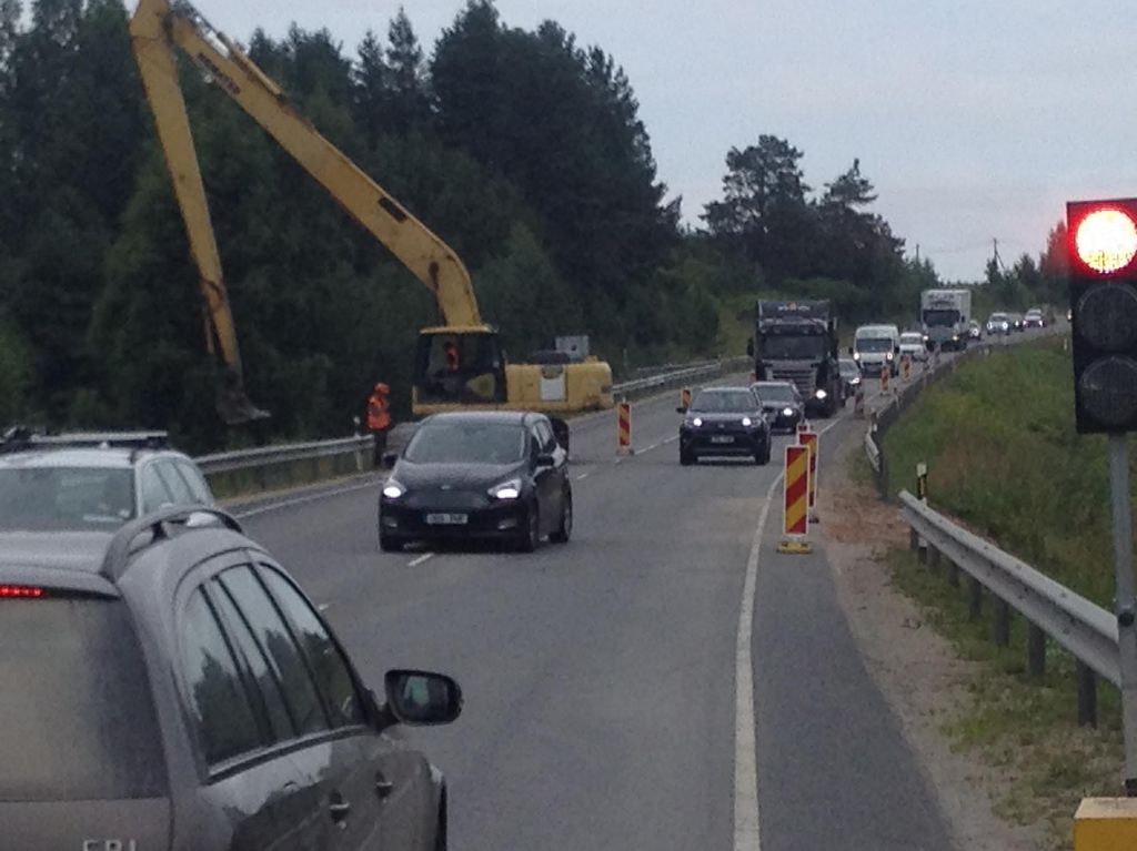 Pildil: Tallinn-Tartu-Võru-Luhamaa pikkus on 288 kilomeetrit. Üks õnetusterohkemaid kohti on sellel Tatra org Kambja lähistel. Foto: VÕRUMAA TEATAJA