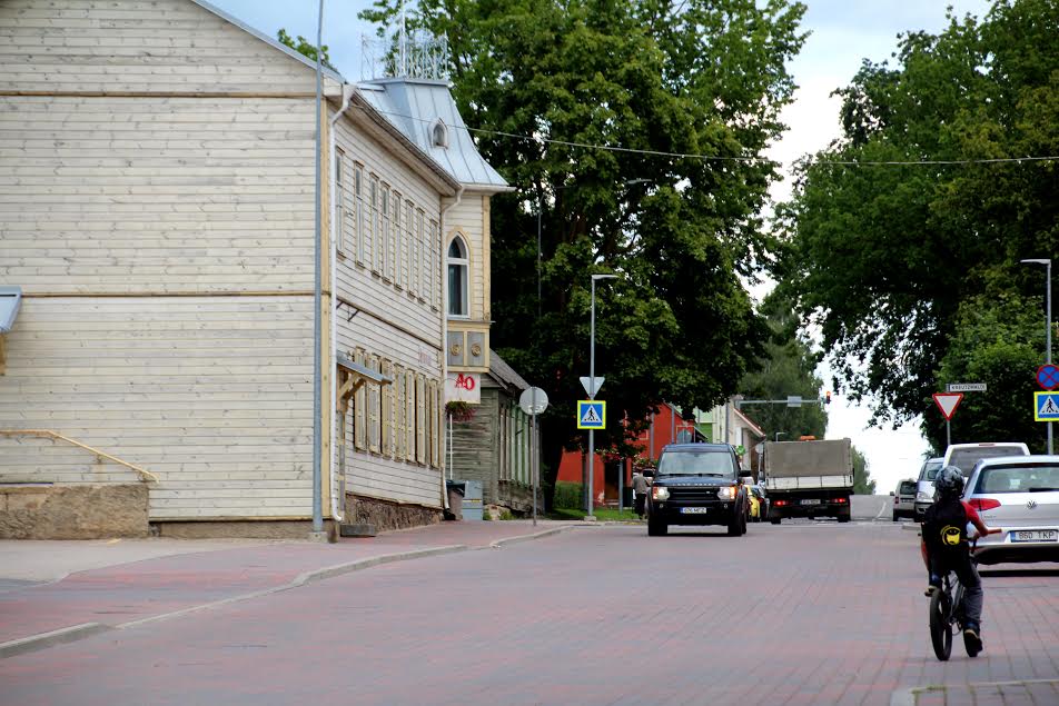 Väike Werrone kool hakkab asuma teisel korrusel endistes Mainori kõrgkooli ruumides. Hetkel käib seal vilgas ettevalmistus. Foto: AIGAR NAGEL