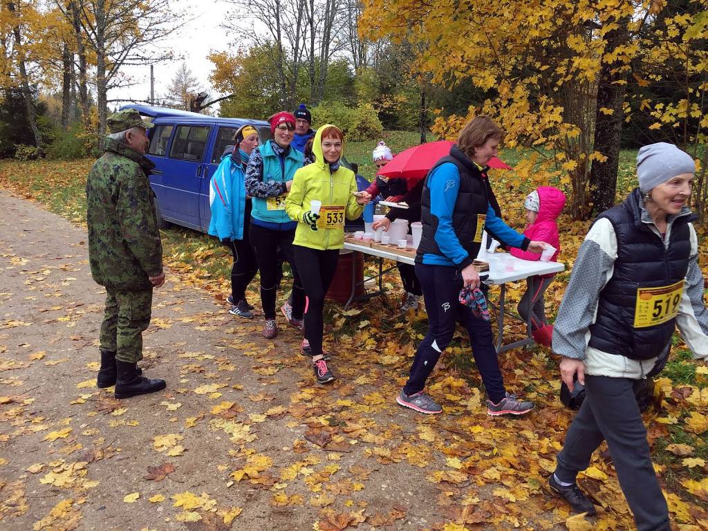 Peale kosutava morsi pakuti joogipunktis kiluvõileibu. Foto: KADI ANNOM