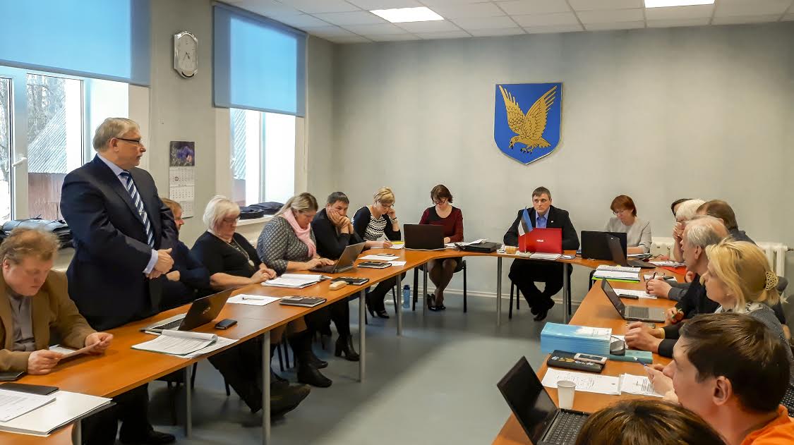 Üleeilne volikogu istung kulges rahumeelselt, kuid lõppes suurte vaidlustega. Kohal olid Antsla volikogu liikmed Kerstin-Oudekki Loone, Veiko Haugas, Kaia Pruuli, Airi Hallik-Konnula, Rando Treimuth, Kalle Nurk, Raivo Vallner, Kadri Hillak, Üllar Salumets, Lehar Neve, Lea Jõevere, Aivo Värton, Riho Roon ja Üllar Ahi. Üleeilne volikogu istung kulges rahumeelselt, kuid lõppes suurte vaidlustega. Kohal olid Antsla volikogu liikmed Kerstin-Oudekki Loone, Veiko Haugas, Kaia Pruuli, Airi Hallik-Konnula, Rando Treimuth, Kalle Nurk, Raivo Vallner, Kadri Hillak, Üllar Salumets, Lehar Neve, Lea Jõevere, Aivo Värton, Riho Roon ja Üllar Ahi.