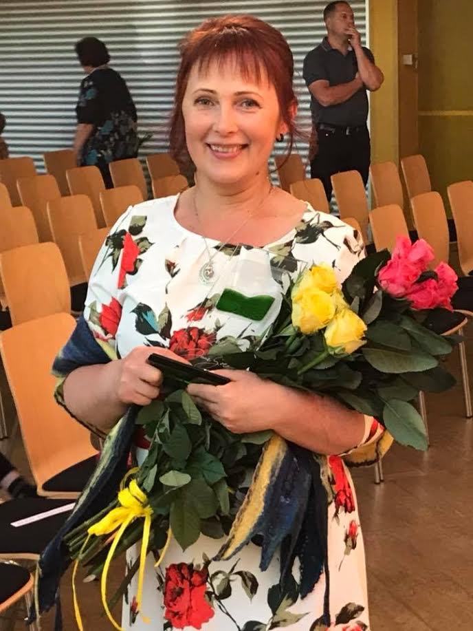 Võrumaa aasta emale tuli tunnustus üllatusena. Foto: ERAKOGU Võrumaa aasta emale tuli tunnustus üllatusena. Foto: ERAKOGU