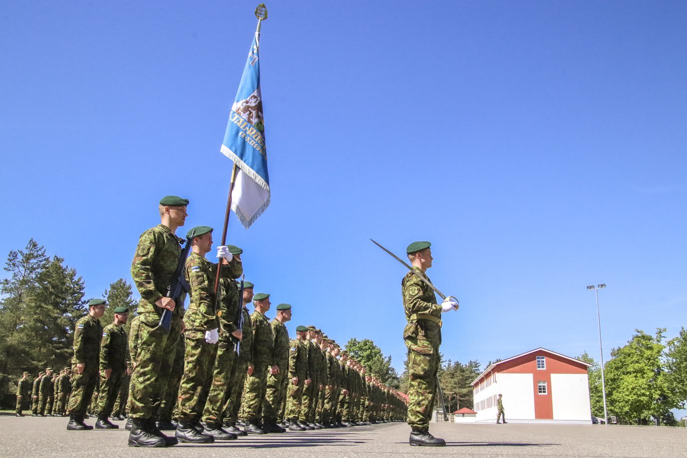 Tseremoonia algas teisipäeval kell 11 Taara linnakus, kella 11.08 oli lipp saanud õnnistuse. Fotod: AIGAR NAGEL Tseremoonia algas teisipäeval kell 11 Taara linnakus, kella 11.08 oli lipp saanud õnnistuse. Fotod: AIGAR NAGEL