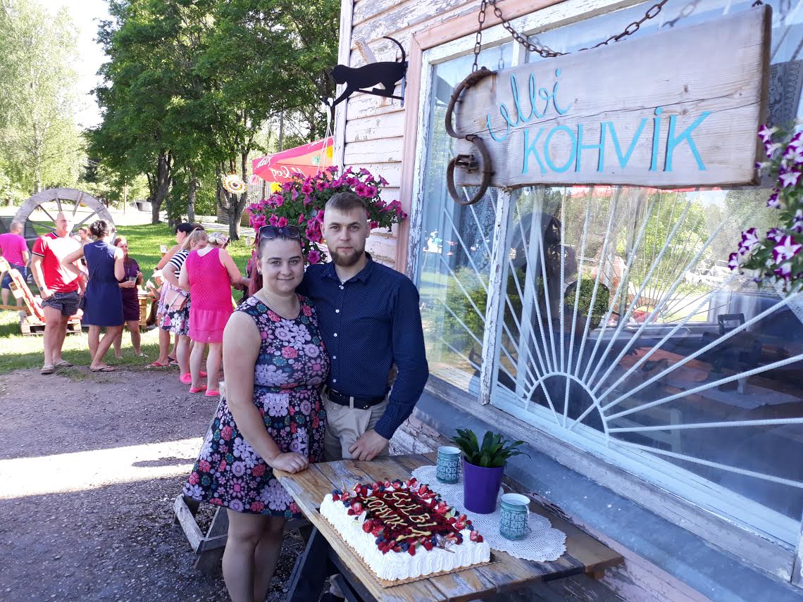 Kristina Turi ja Indrek Noorsalu on võtnud Sulbi kohviku enda südameasjaks. Fotod: HELERI LAKUR Kristina Turi ja Indrek Noorsalu on võtnud Sulbi kohviku enda südameasjaks. Fotod: HELERI LAKUR