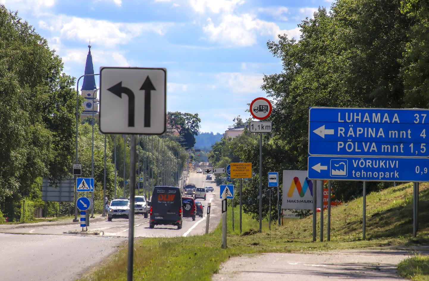 2008. aasta oktoobris valmis uus Tallinna maantee. Foto: AIGAR NAGEL 2008. aasta oktoobris valmis uus Tallinna maantee. Foto: AIGAR NAGEL
