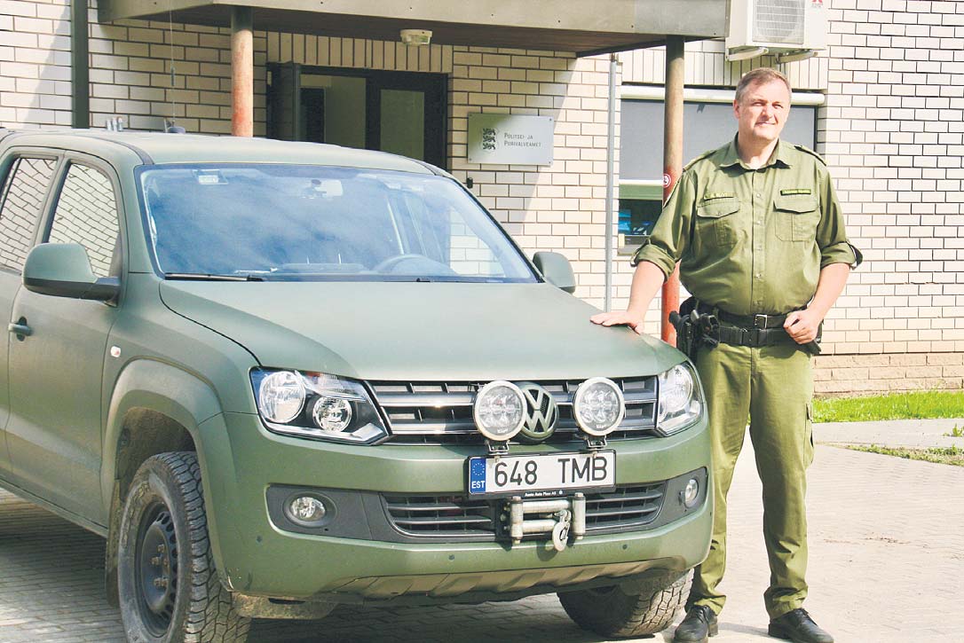 Saatse kordoni juht Arvi Suvi on piiril töötanud peaaegu veerand sajandit, alustades Värska kordonis piirivalvurina. Fotod: VÕRUMAA TEATAJA Saatse kordoni juht Arvi Suvi on piiril töötanud peaaegu veerand sajandit, alustades Värska kordonis piirivalvurina. Fotod: VÕRUMAA TEATAJA