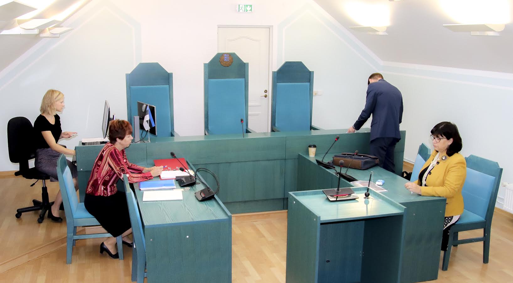 Endise koolidirektori Ale Sprengi süüasja üle arutamine jätkus eile kohtusaalis tunnistajate ülekuulamisega. Foto: AIGAR NAGEL Endise koolidirektori Ale Sprengi süüasja üle arutamine jätkus eile kohtusaalis tunnistajate ülekuulamisega. Foto: AIGAR NAGEL