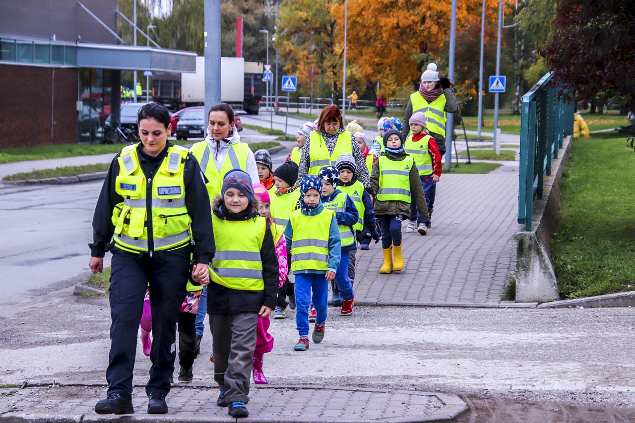 Vahva seltskond Päkapiku lasteaiast. Fotod: Aigar Nagel Vahva seltskond Päkapiku lasteaiast. Fotod: Aigar Nagel