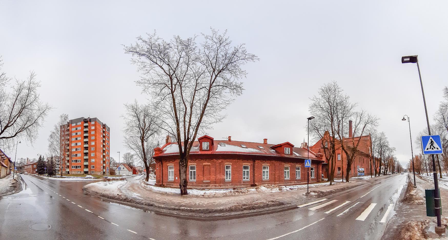 F. R. Kreutzwaldi tn 55 hoone kui  eluruumi tagamise teenuse osutamise koha nimeks määrati "Pargikodu" ning kinnitati kodukord. Foto: AIGAR NAGEL