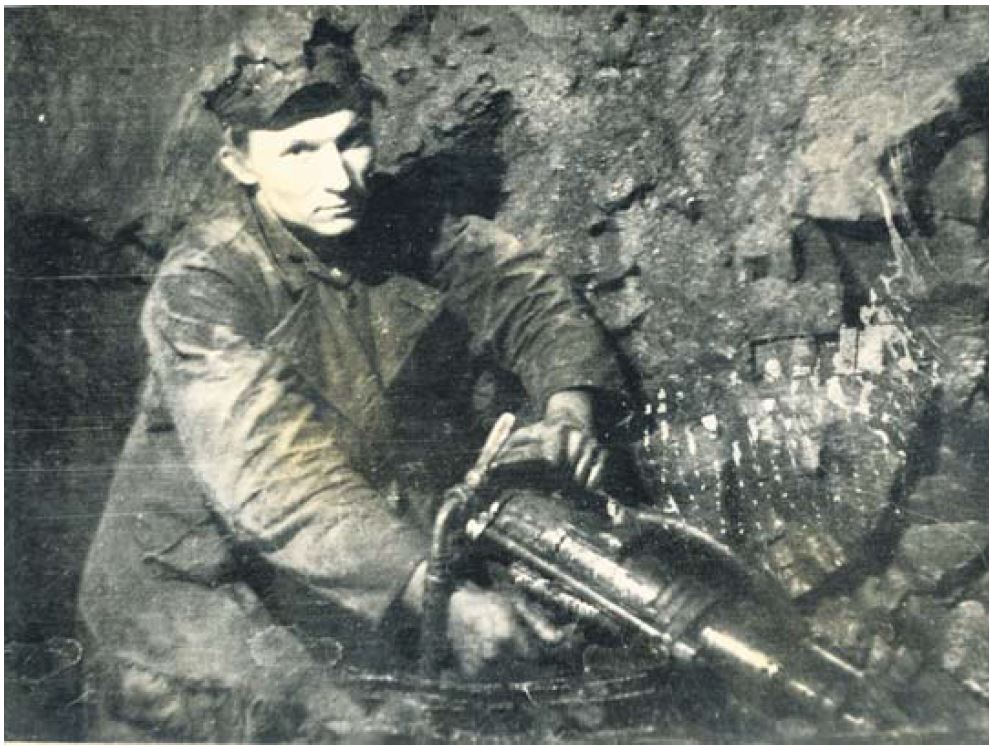 Vambola Kõiv Džezkazganis vasekaevanduses tööl.