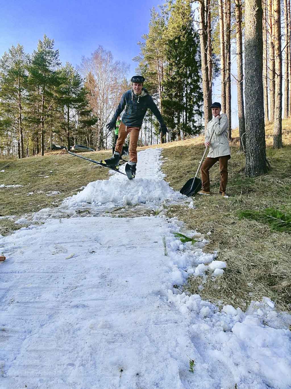 8,5meetrise õhulennu tegi Kiidi lennupäeval Sven Kautlenbach Otepäält.
