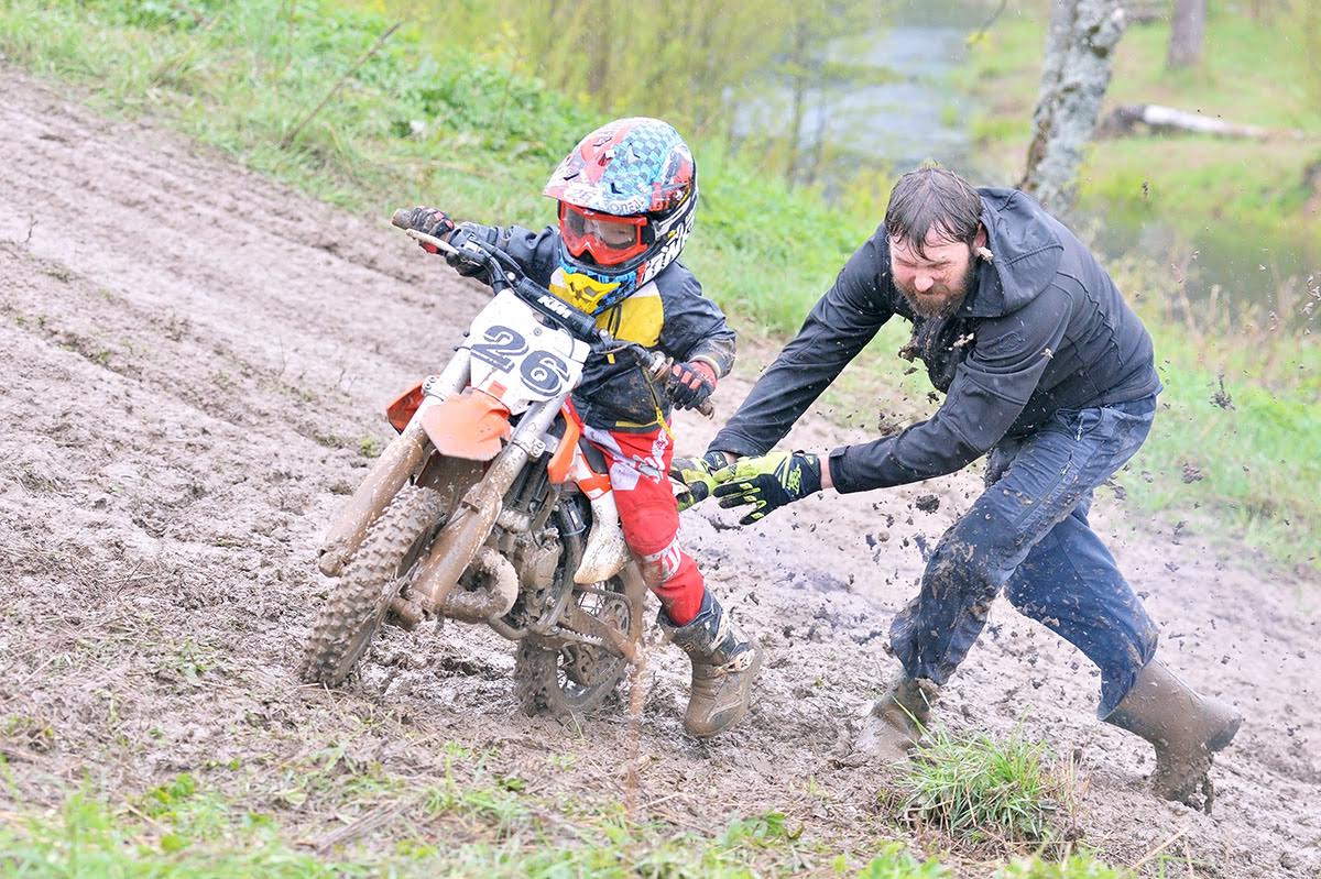 Olerexi motokrossi noortesarja teine etapp Haanjas toimus rajudes ilmaoludes