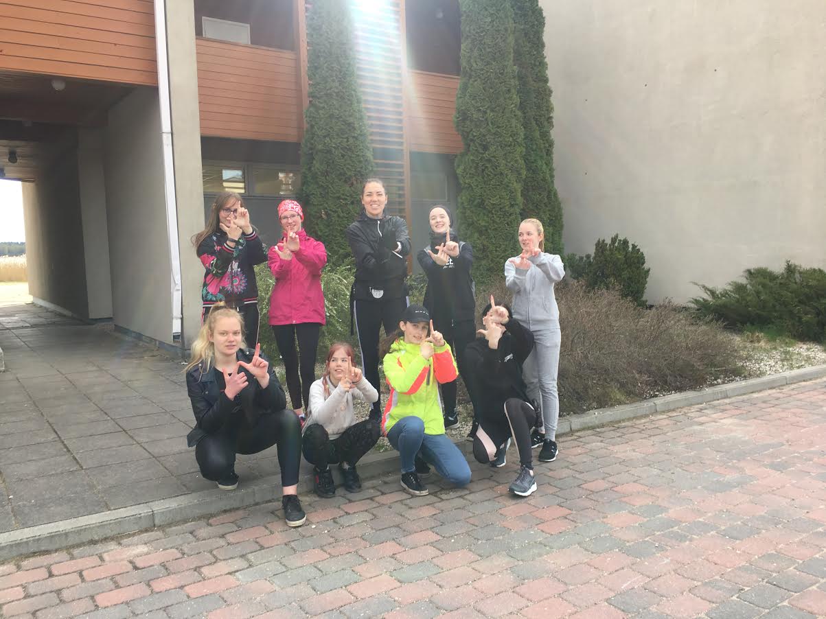 Heategevuslikul spordiõhtul oli kaheksa osalejat, kes läbisid ümber Tamula järve kulgeva 7,5kilomeetrise raja joostes ja matkates. Foto: ERAKOGU