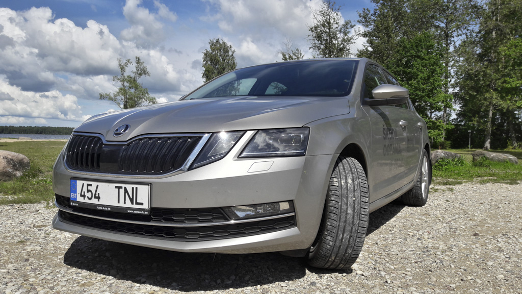 Rahvaauto Škoda Octavia hind algab üsnagi mõistlikust 15 500 eurost ning kogu olemus meelitab viisaka lihtsusega. Foto: STEN SANG