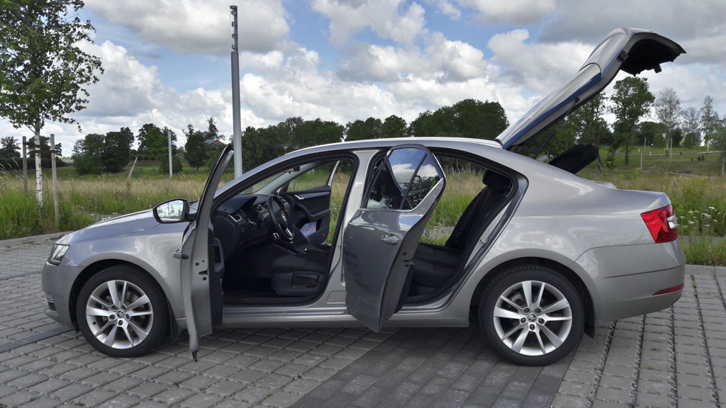 Rahvaauto Škoda Octavia hind algab üsnagi mõistlikust 15 500 eurost ning kogu olemus meelitab viisaka lihtsusega. Foto: STEN SANG